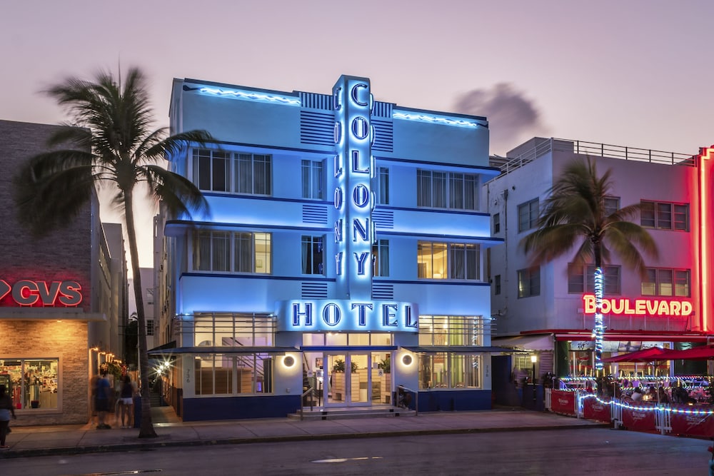 Colony Hotel 12/61