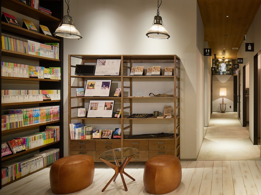 LAMP LIGHT BOOKS HOTEL fukuoka 6/50