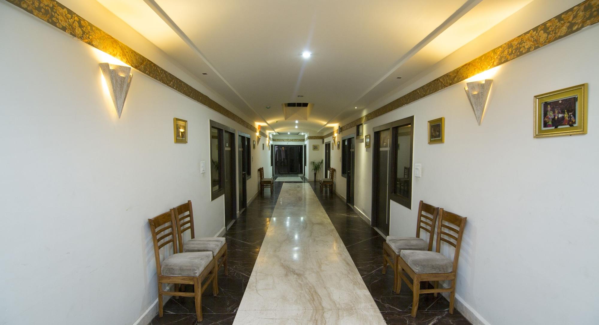 HOTEL GANPATI PALACE 25/39
