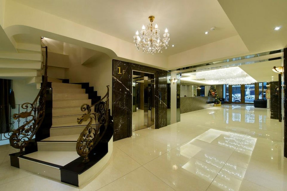 Harmonious Hotel 12/48