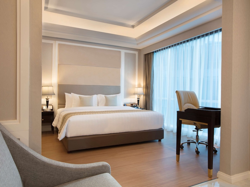 Grand, Garden, Suite, King Bed