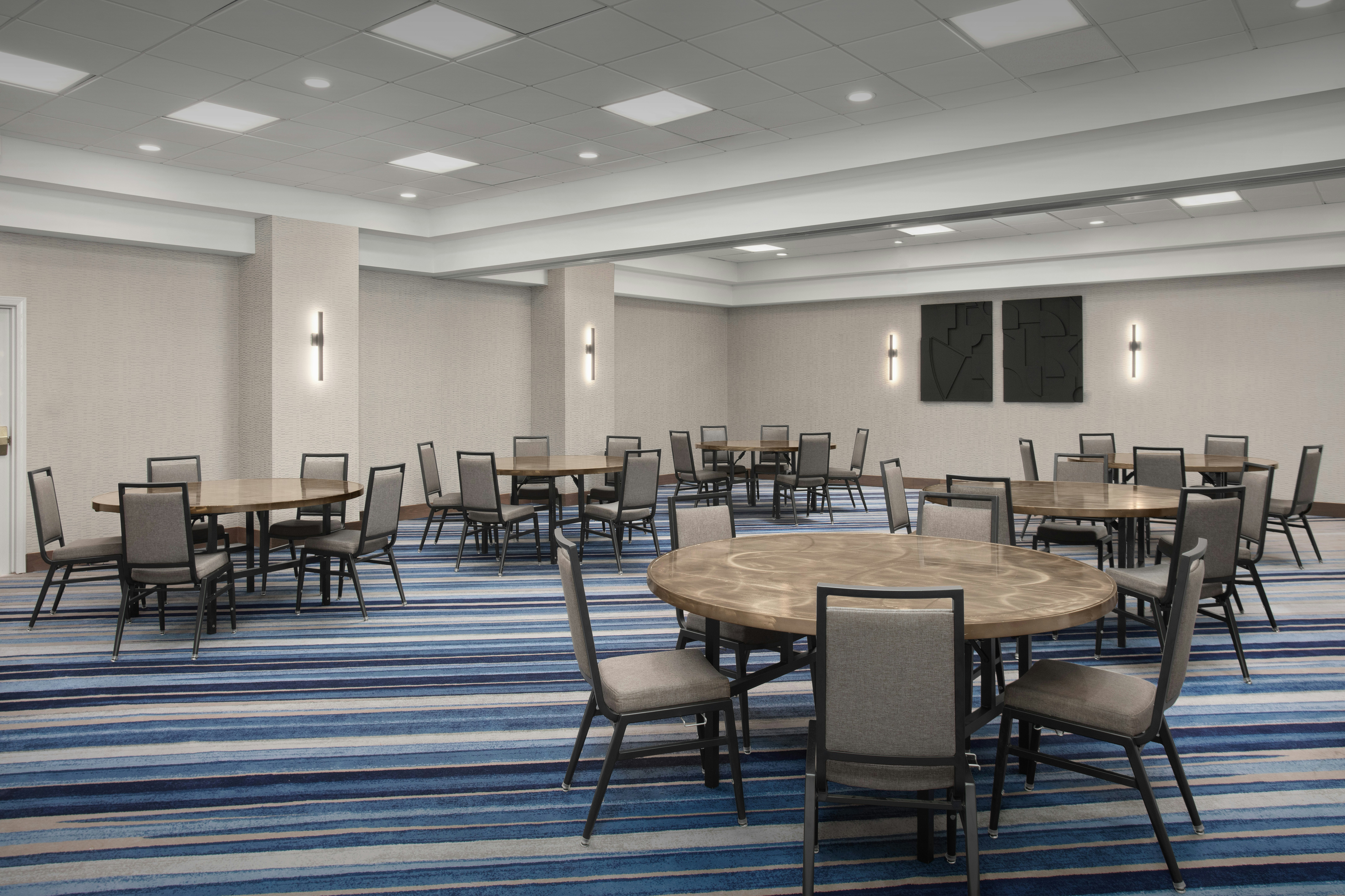 Embassy Suites by Hilton Dallas Near the Galleria 64/71