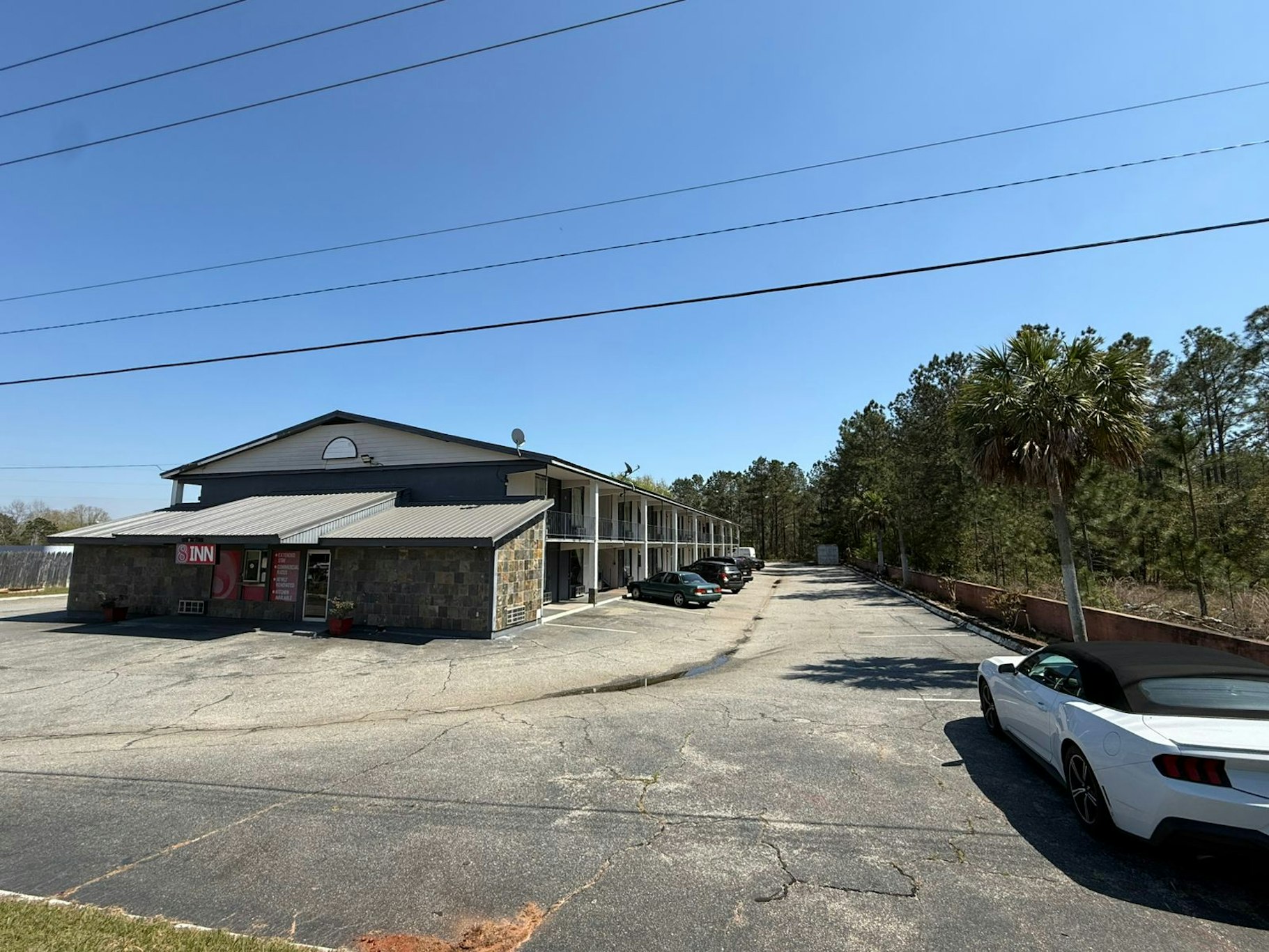 8 Inn Americus Near Albany I 75 32/44