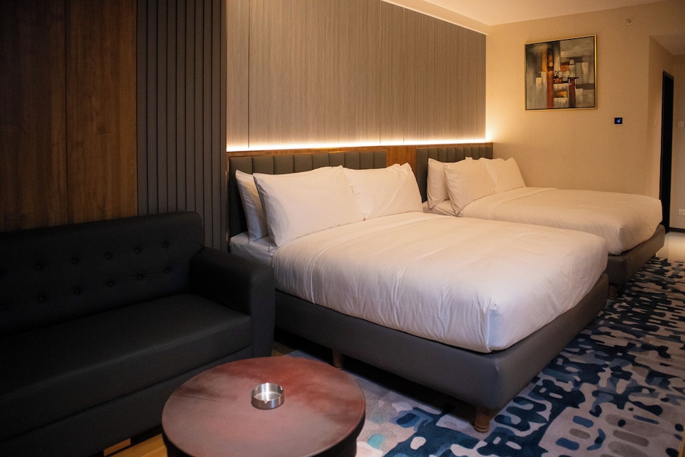AGlow Hotel Harbor Bay Batam 26/65
