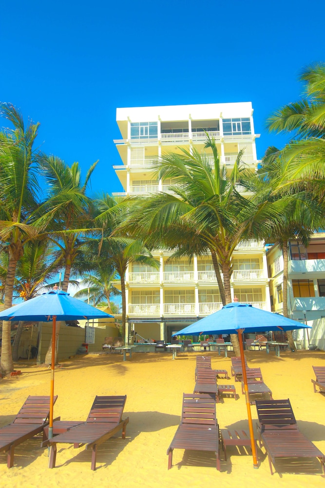 Beacon Beach Hotel 53/56
