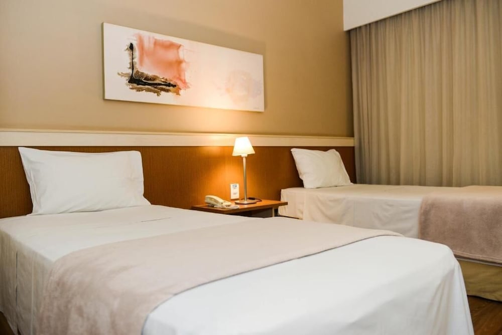 Astron Hotel Bauru 10/50
