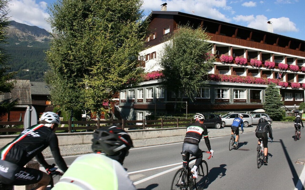 Hotel Larice Bianco 25/32