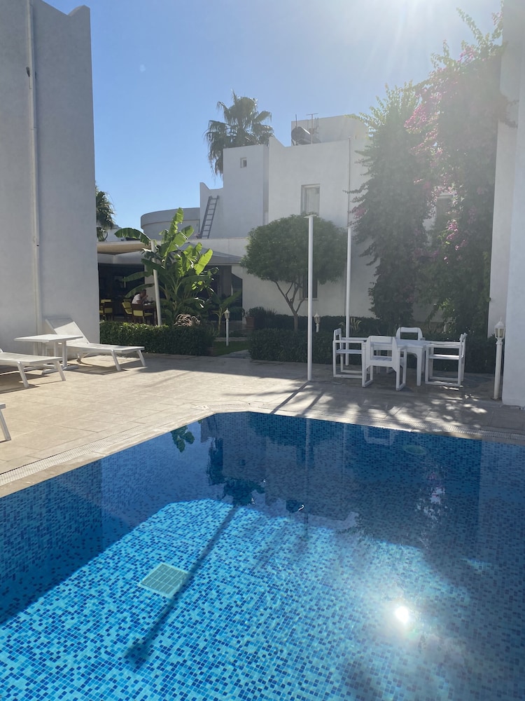 Canna Garden Hotel 26/47