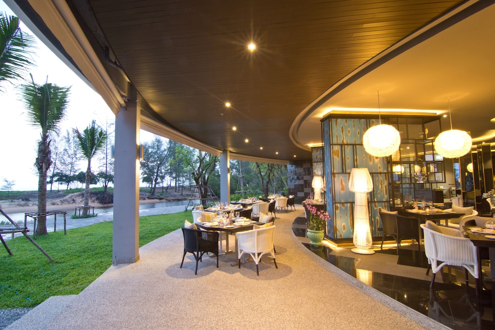 Le Coral Beach Resort And Cafe 63/79