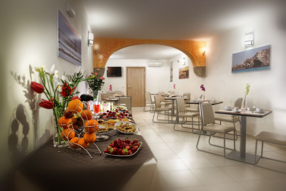 restaurant-cafeteria