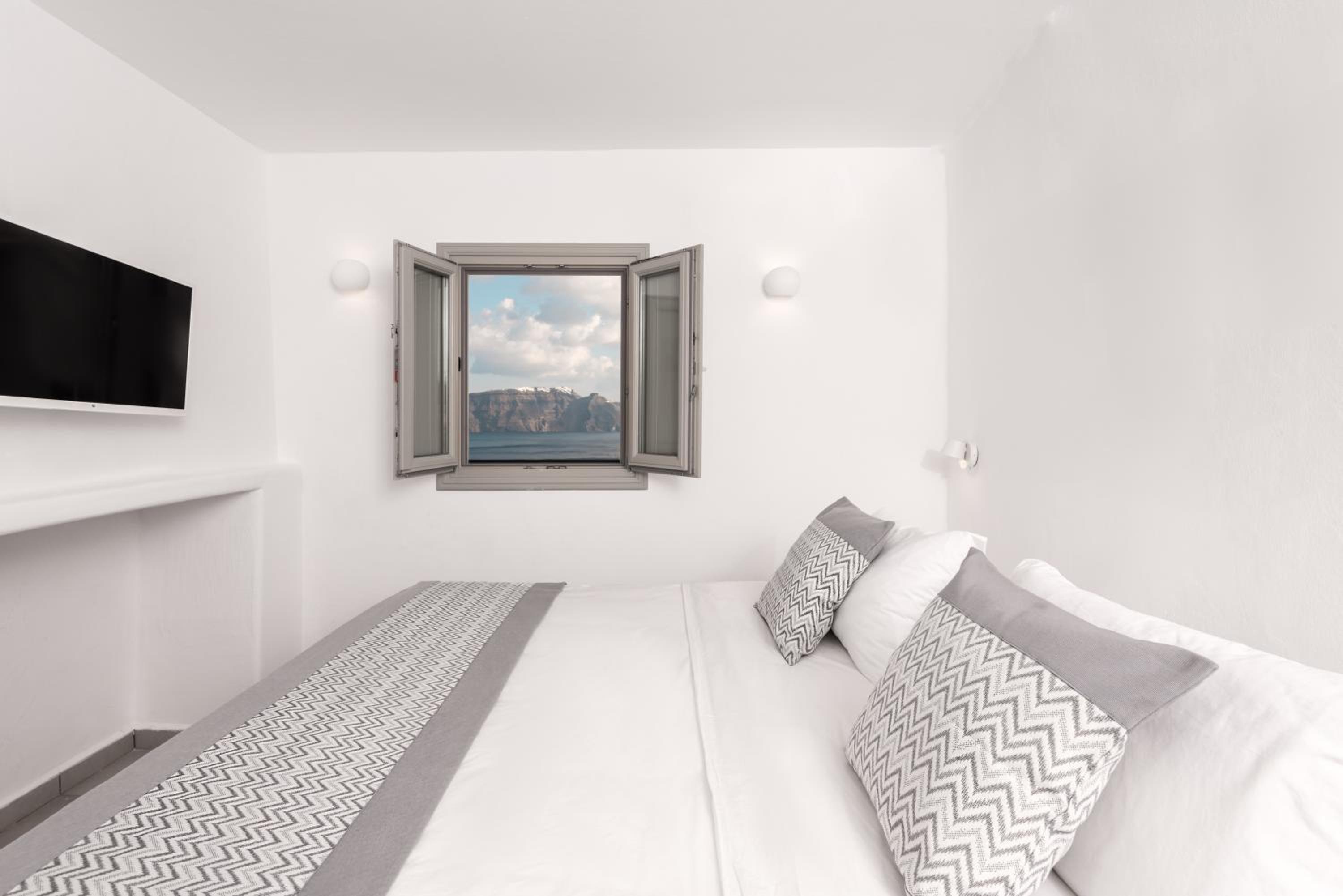 Petite, Double Bed