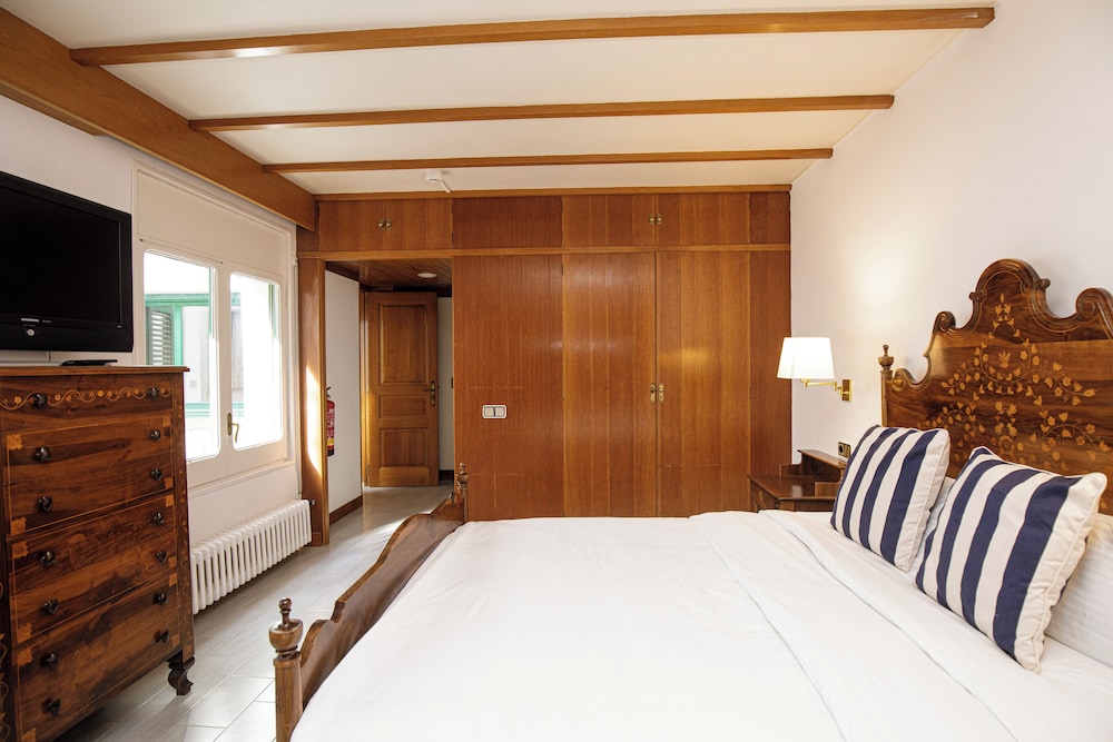Hostal Mas 7/42