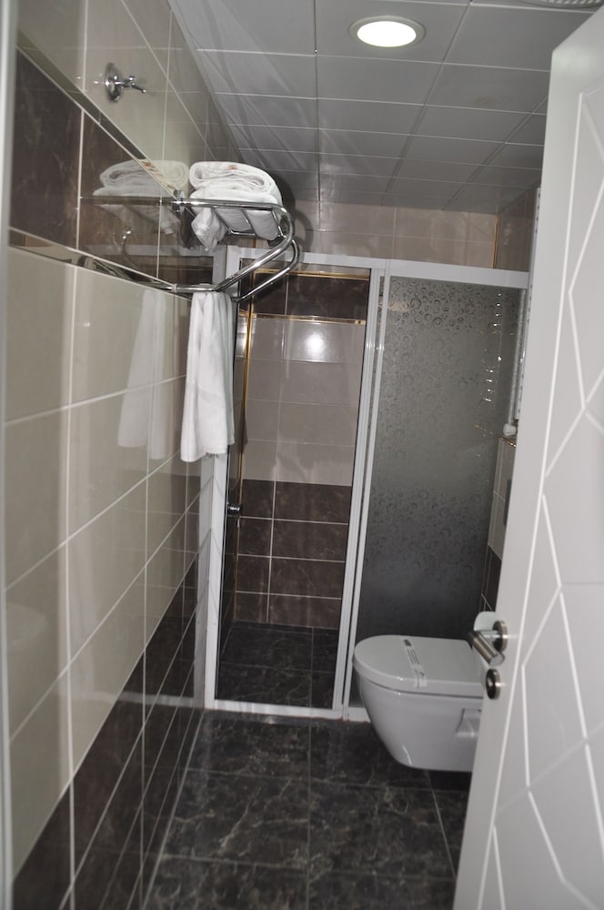 Grand Sera Hotel 47/50