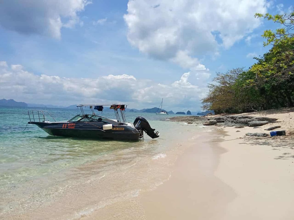 Lihim Resorts 72/75