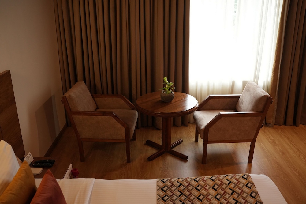 Casino Hotel 25/50