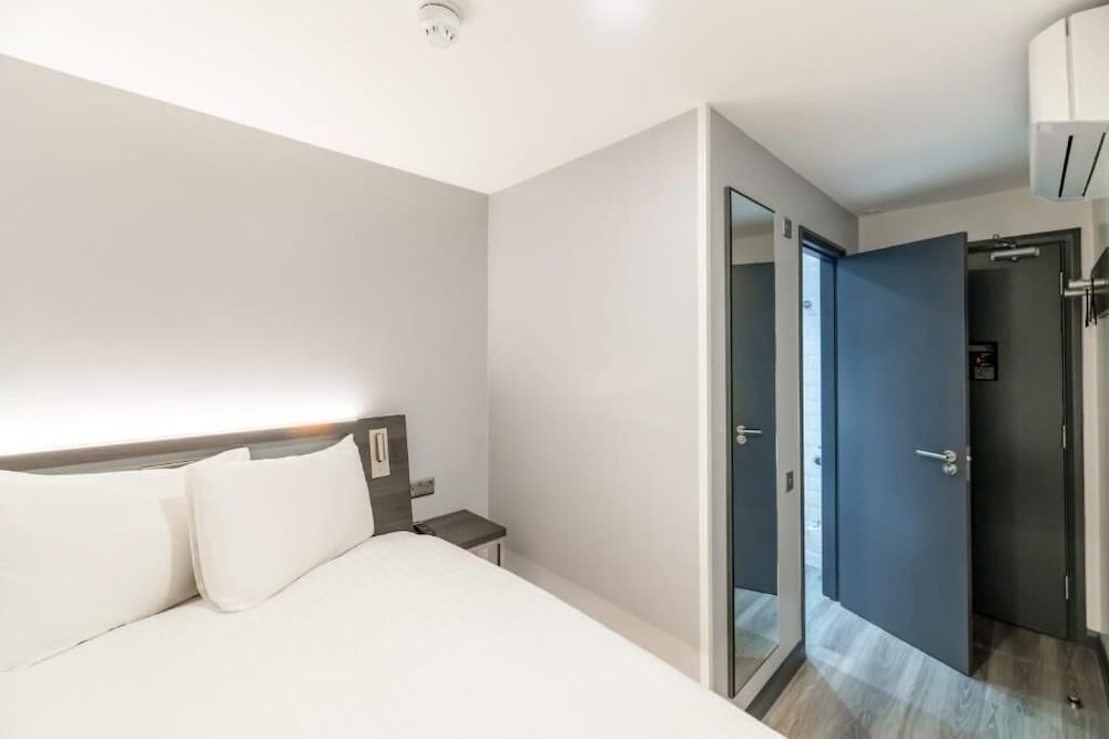 Standard, Double Bed, No Window