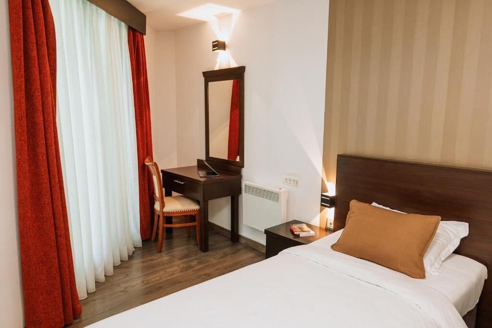 Hotel Duke Armeneasca 23/65
