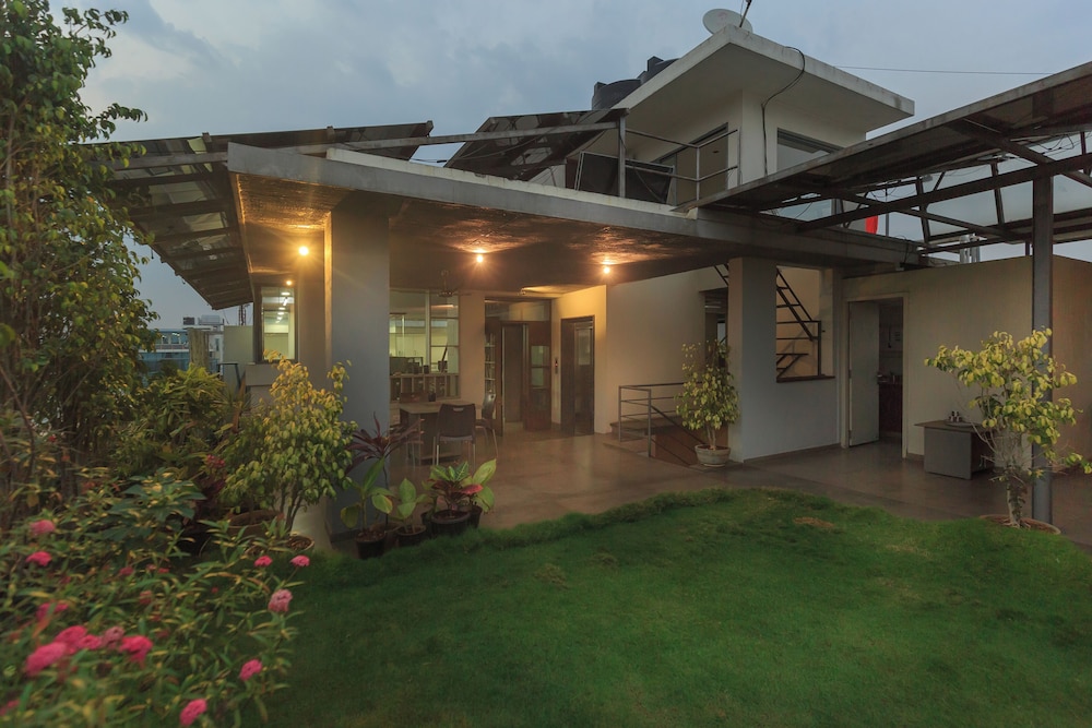 Ixora Suites 6/46