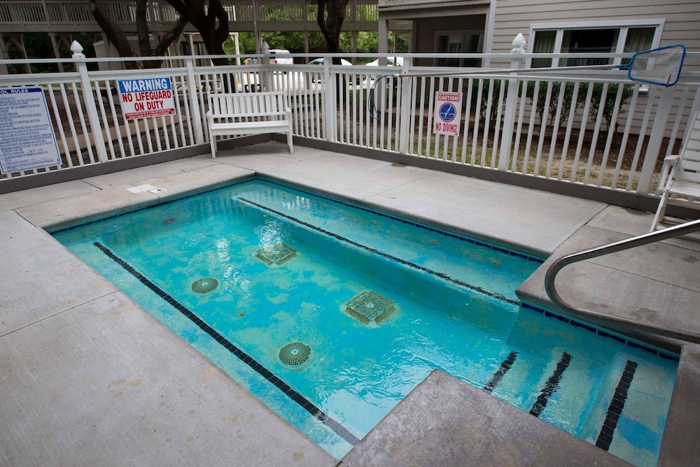 Atlantic Beach Resort, A Ramada 11/68