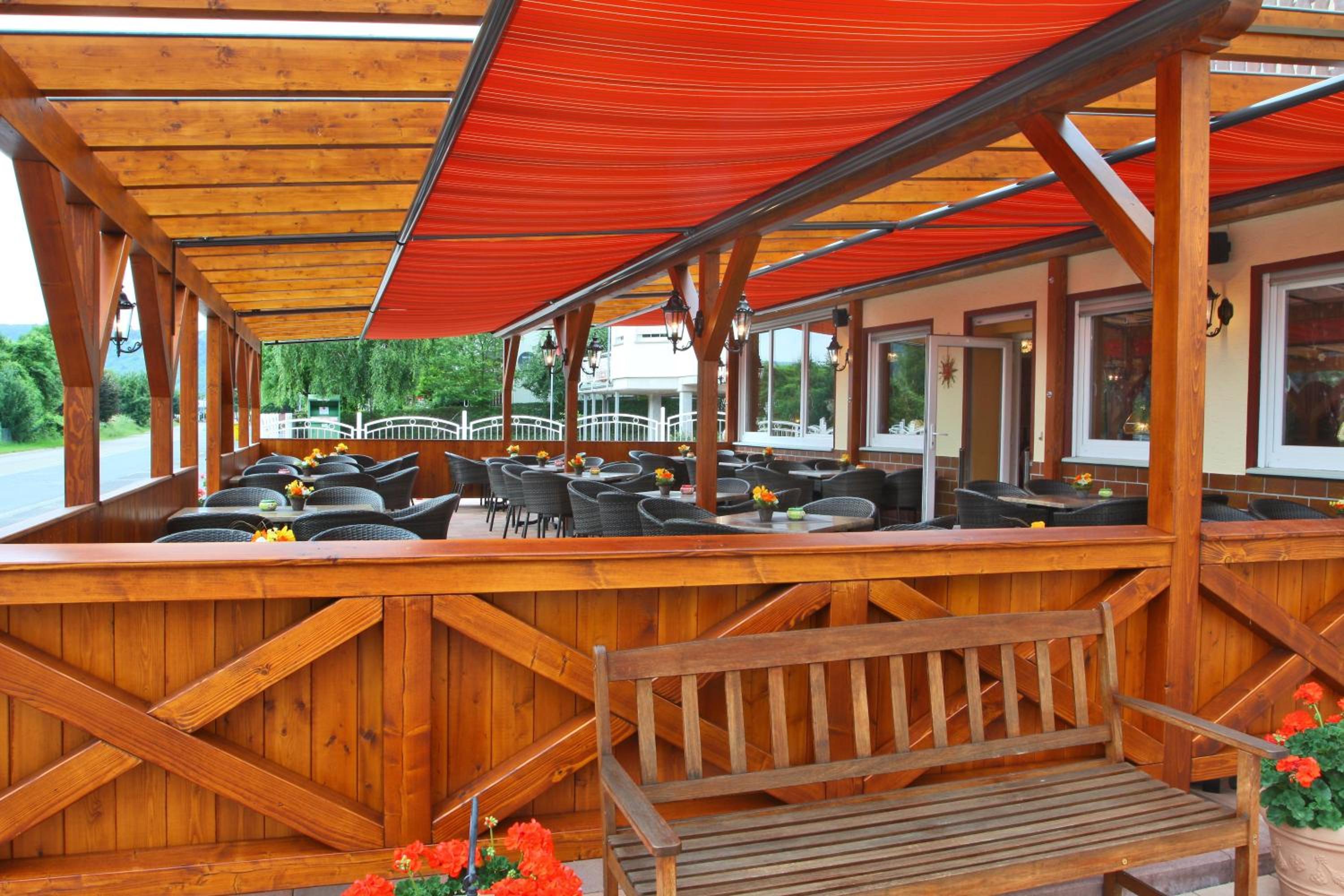 Hotel im Rheintal 38/57