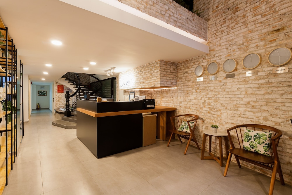 La Regatta Boutique Residences 7/72