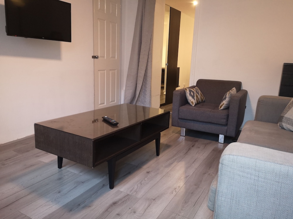 Glasgow Hampden Garden Apartment 5/10