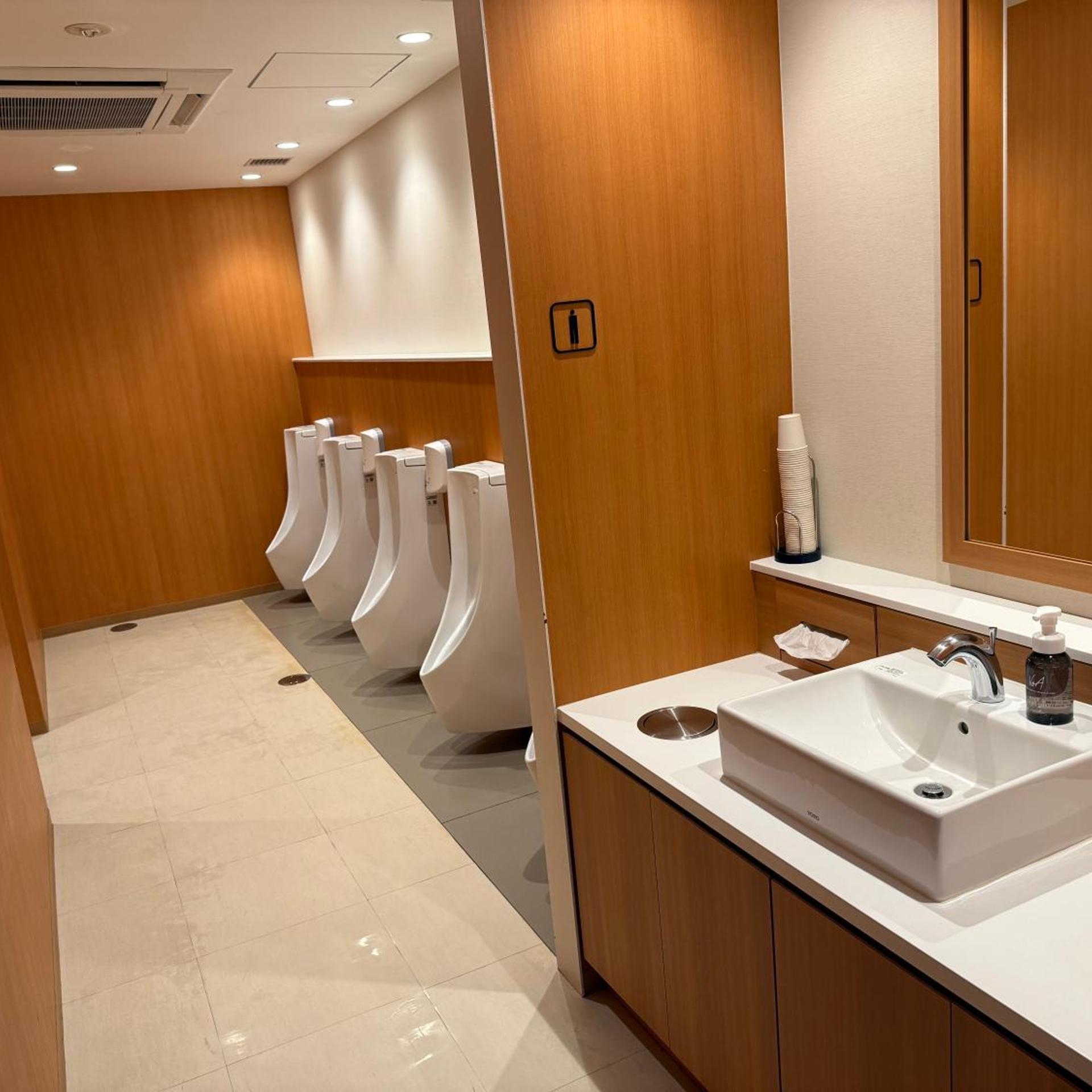 First Cabin Nishi Umeda 61/66