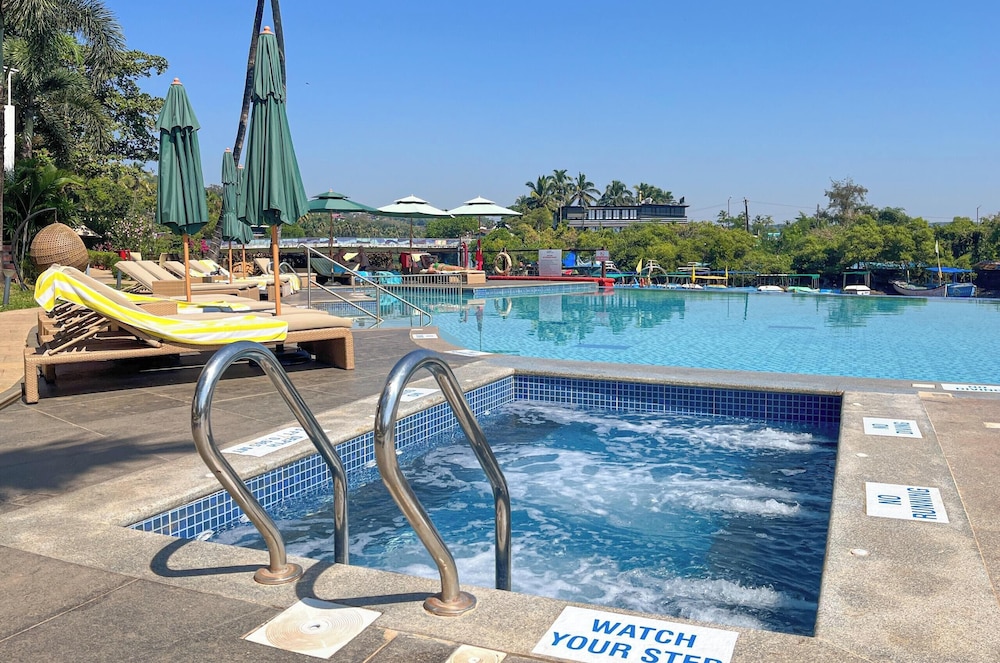 Acron Waterfront Resort 58/80