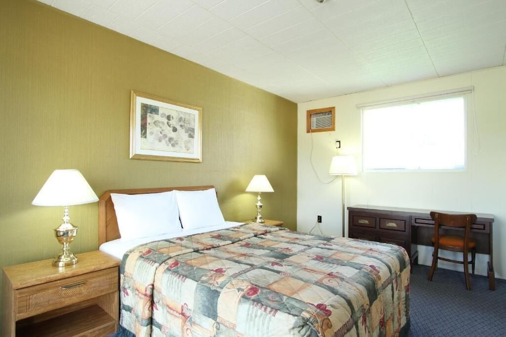 Knights Inn Kincardine 9/35