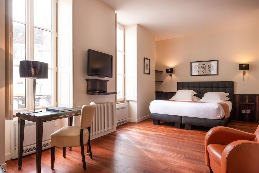 L Hotel de Beaune 28/73