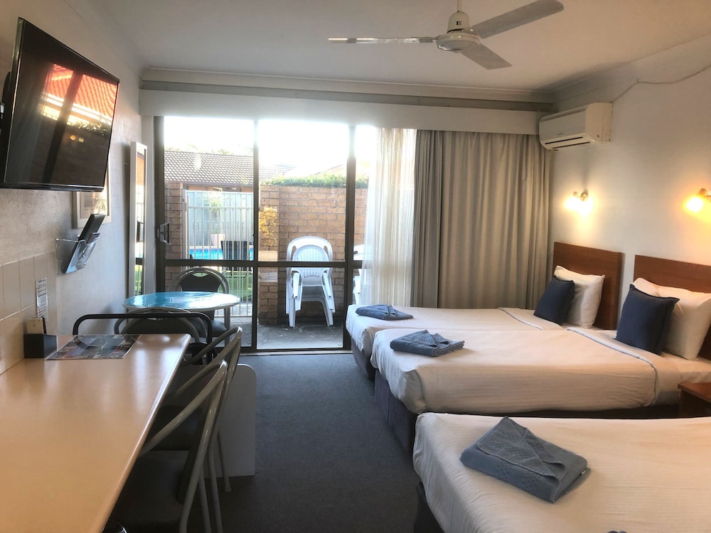 Port O Call Motel 21/54