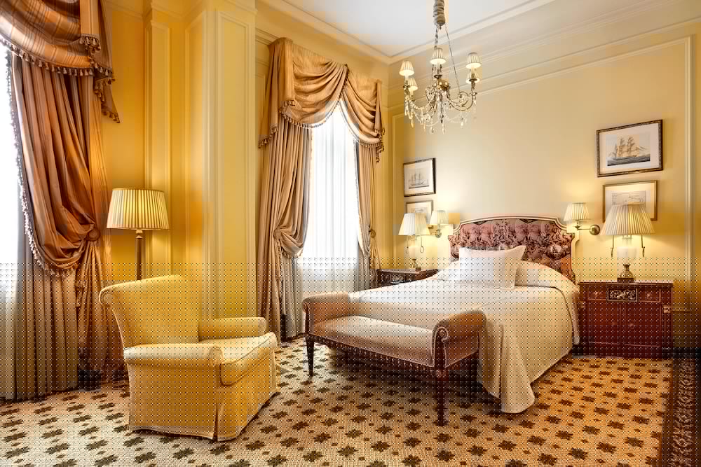 GUEST ROOM, DELUXE, KING BED, CITY VIEW