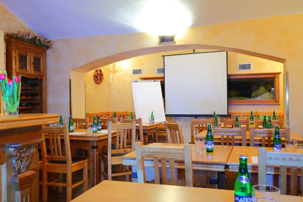U Divadla Hotel 25/40