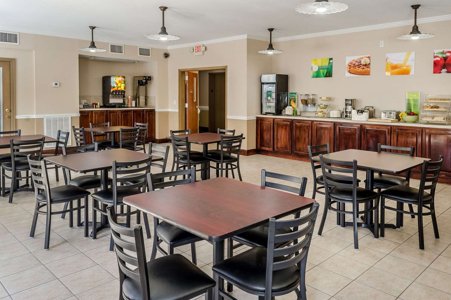 Quality Inn Gulf Shores Airport 16/23