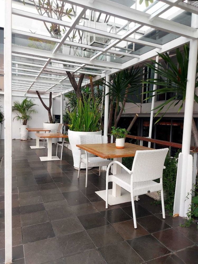 Kemang Icon By Alila 6/50