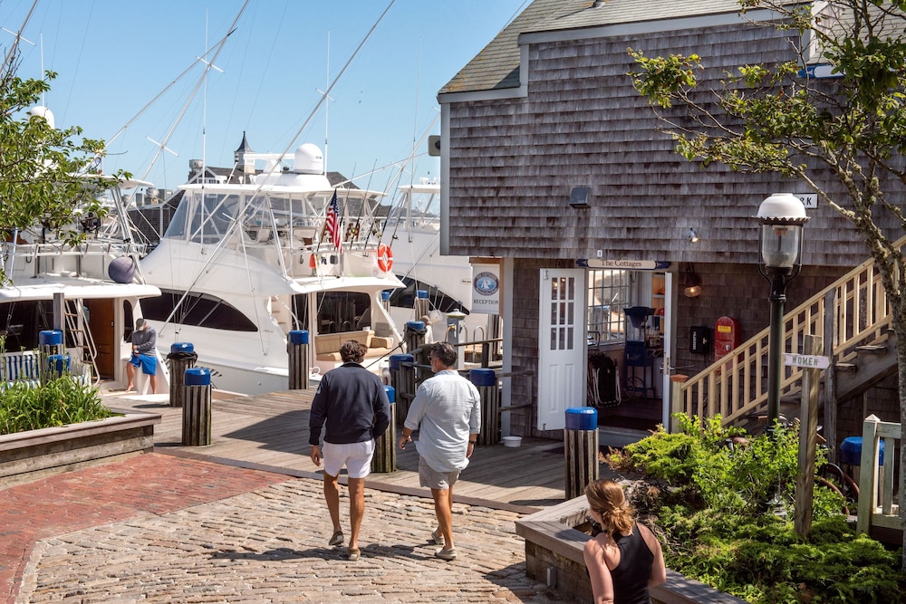 The Cottages And Lofts At Boat Basin 1/66