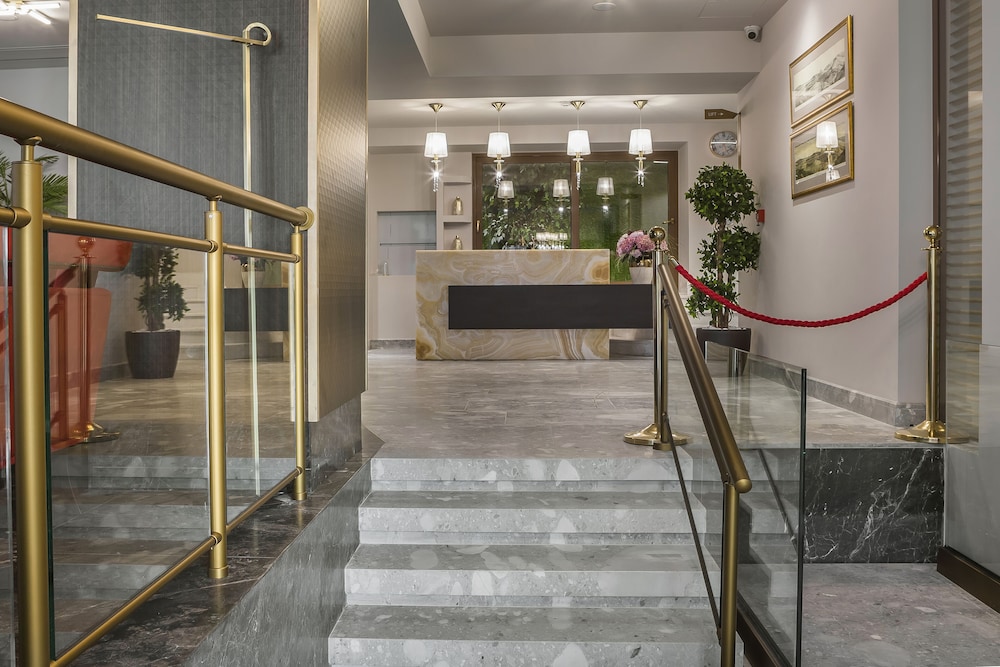 Royalty Hotel Athens 4/37