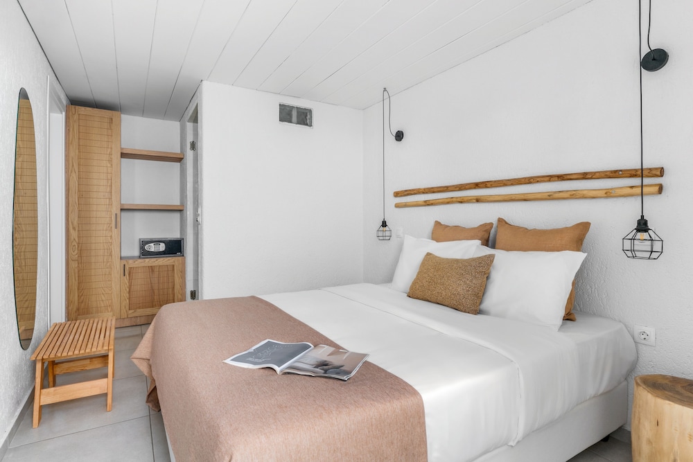 COMFORT, DOUBLE BED, JETTED TUB