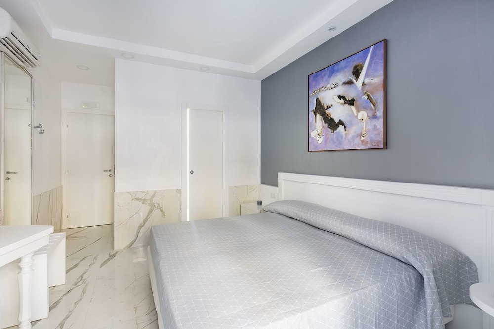 Hotel Little Aurelius 8/27