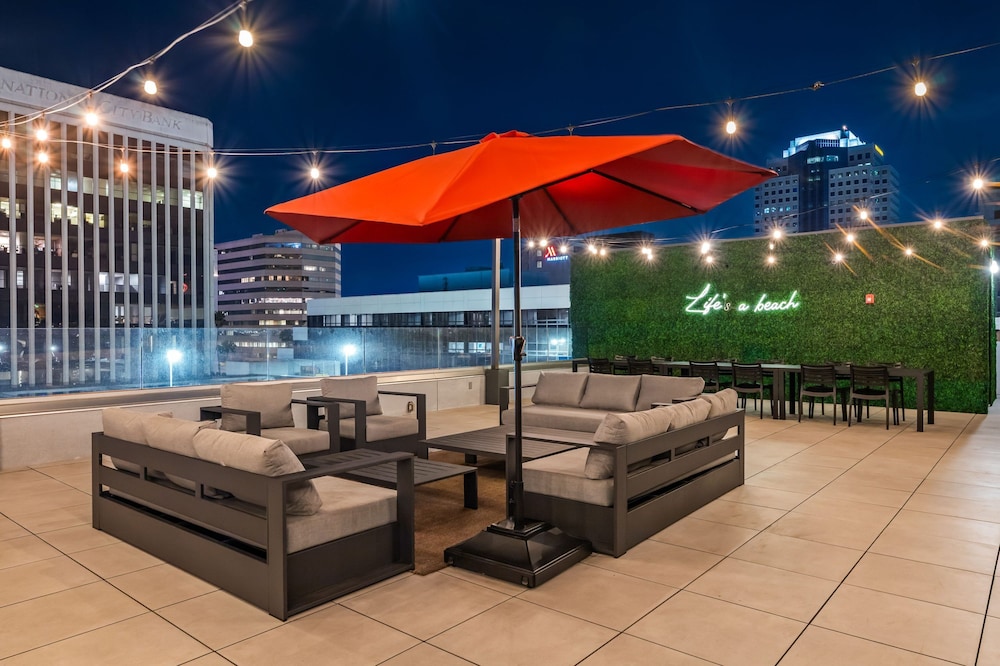 Hotel Mai Downtown Long Beach 38/60