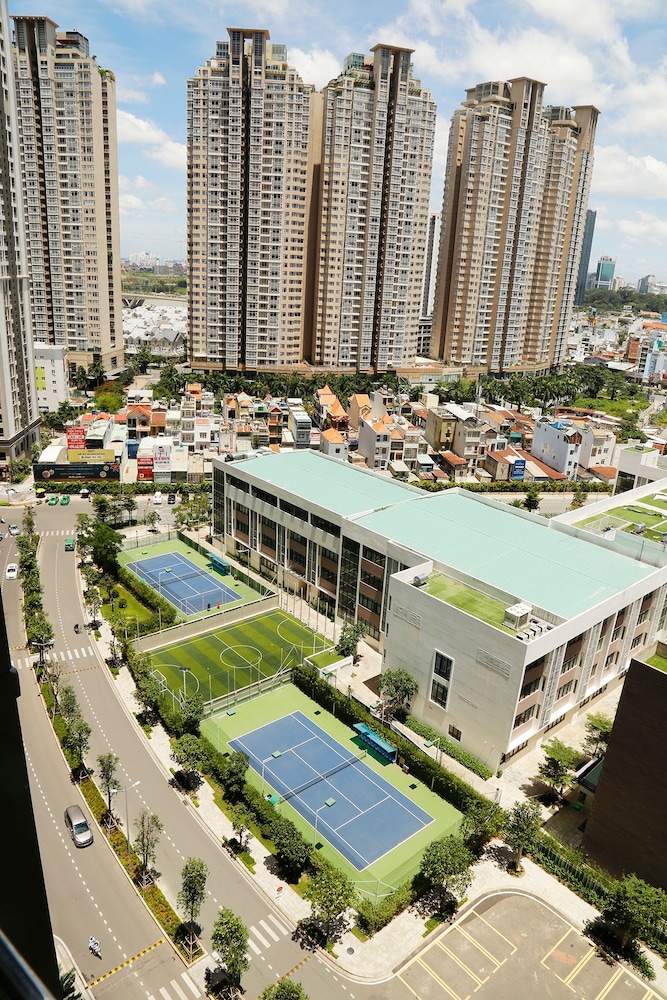 High-Floor River-View Apartment 6/50