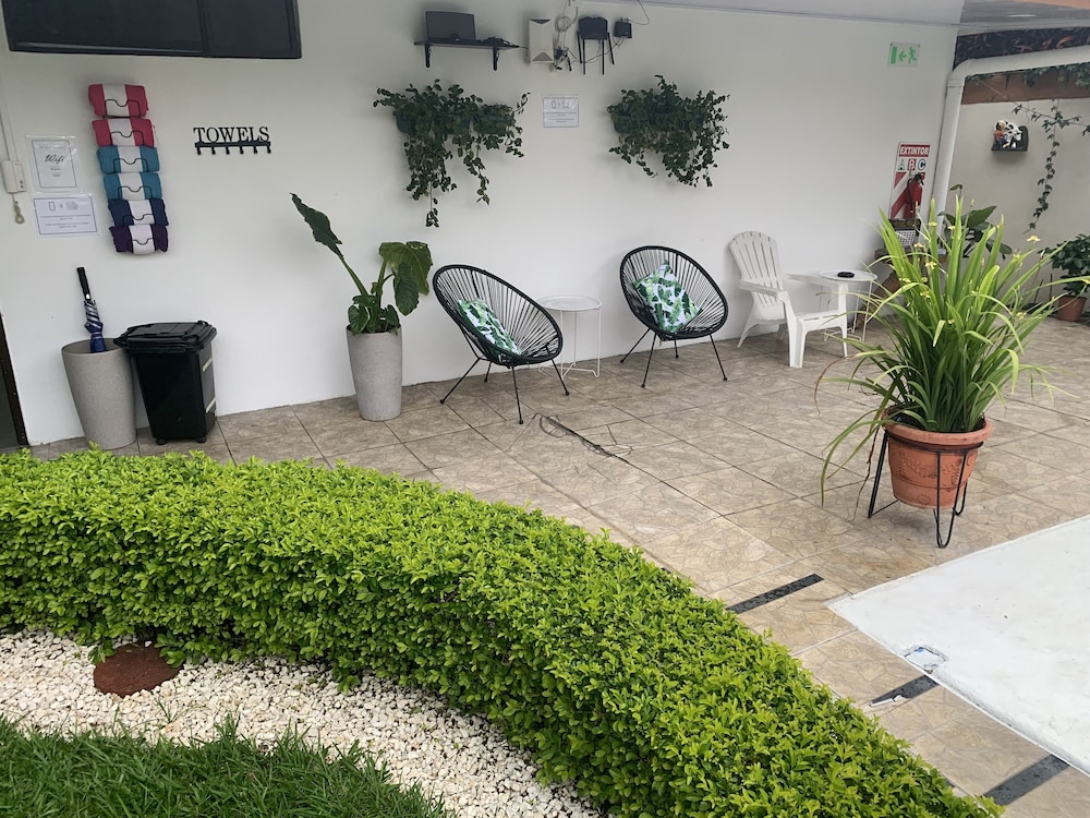 Berlor Airport Inn 42/50