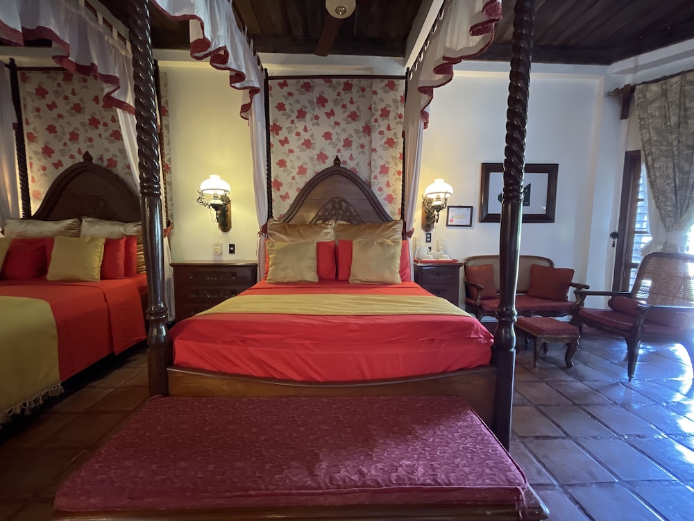 Studio, 2 Queen Beds
