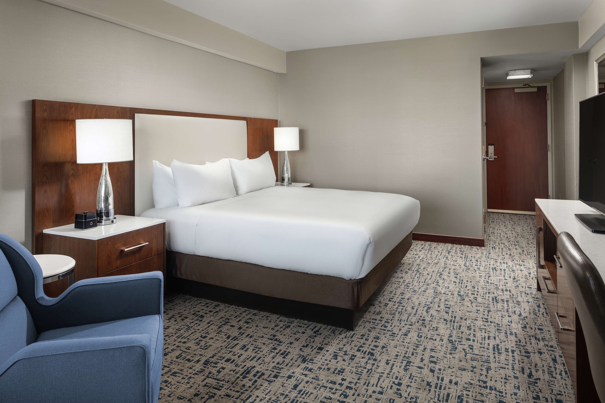 BUSINESS, KING BED