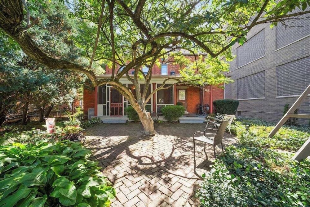 50 Lincoln Short North Bed and Breakfast 66/71