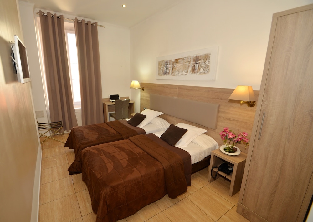 Hotel Parisien 22/72