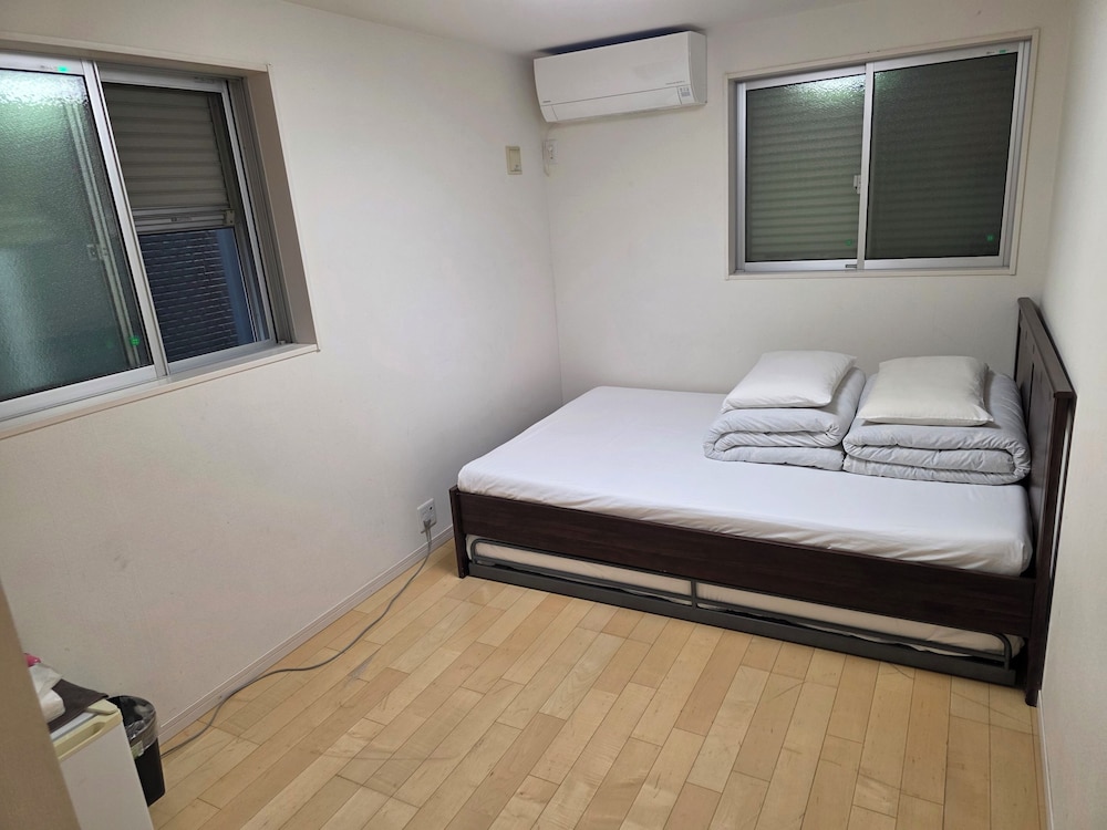 FAMILY, MULTIPLE BEDS