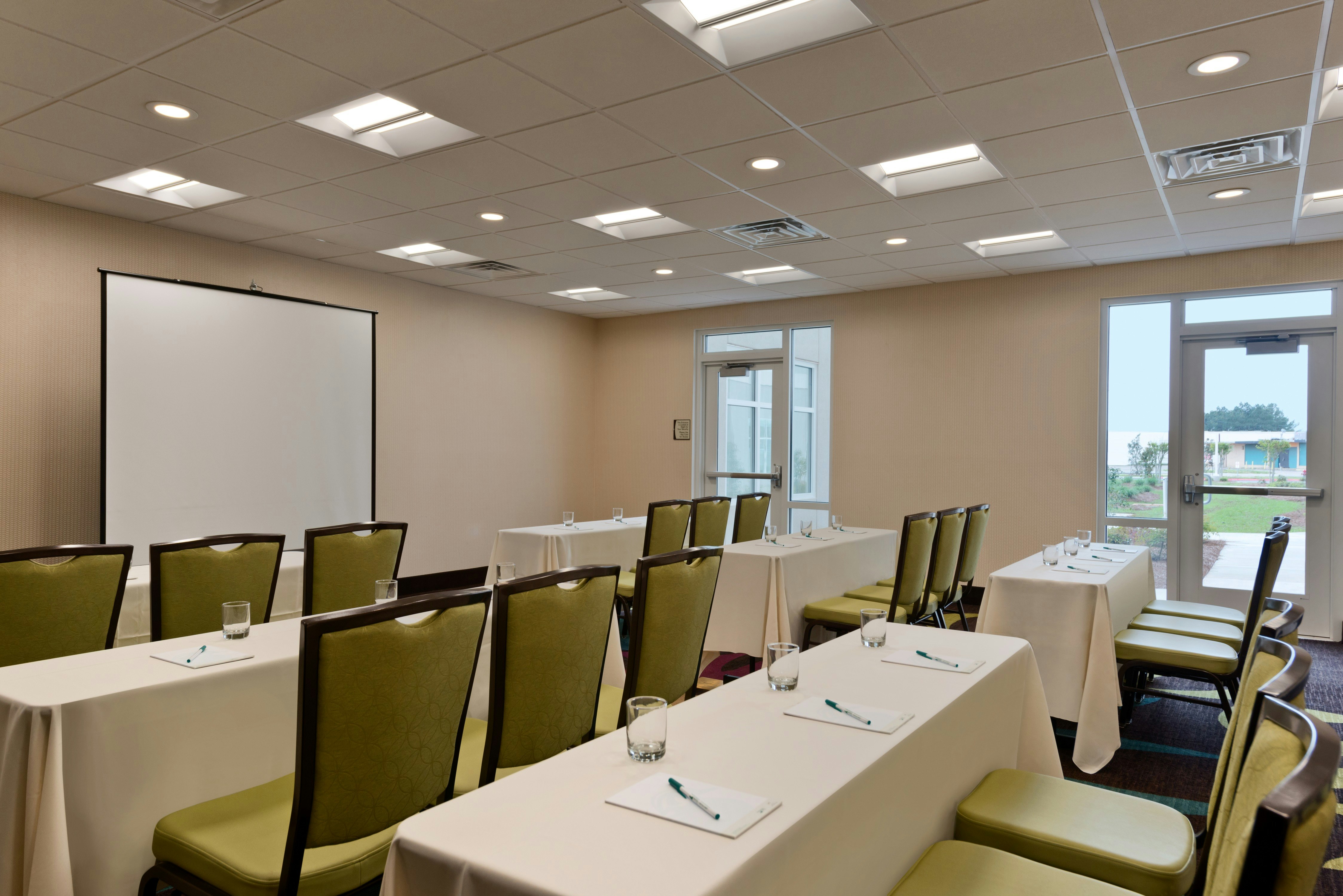 Homewood Suites By Hilton Mobile I 65 Airport Blvd 19/23