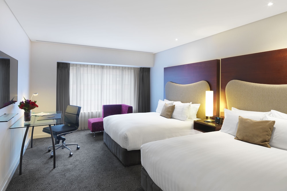 Crowne Plaza Auckland 11/77