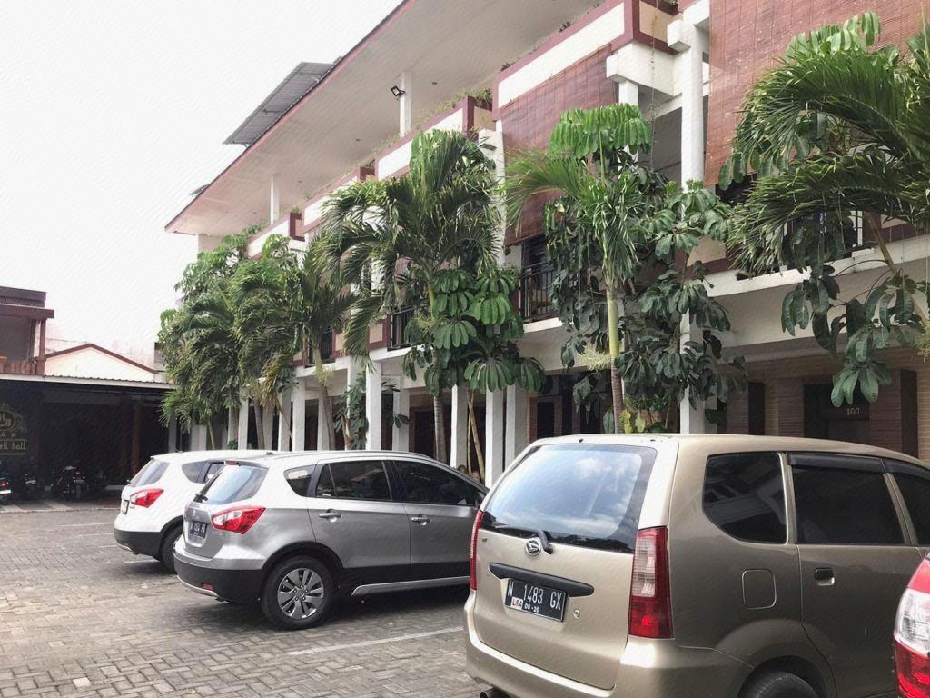 Hotel Mirabell and Convention Hall 18/23